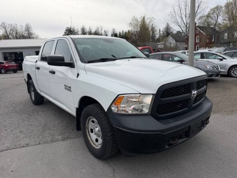 Used 2014 RAM 1500 4x4 Crew Cab w/ Remote Start & Security Group image 7