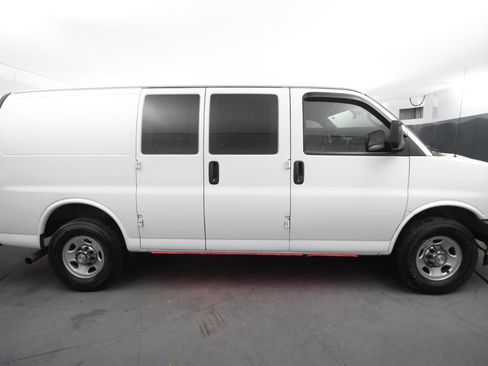 Used 2020 Chevrolet Express 2500 w/ Driver Convenience Package image 6
