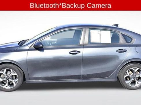 Used 2020 Kia Forte LXS image 2