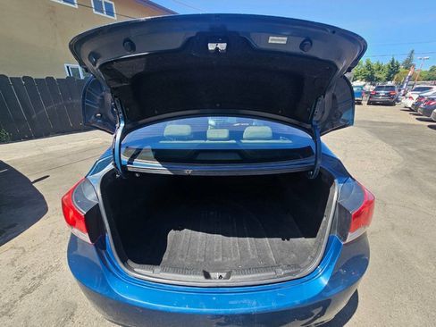 Used 2013 Hyundai Elantra GLS w/ Preferred Pkg image 16