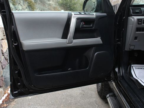 Used 2011 Toyota 4Runner SR5 image 12