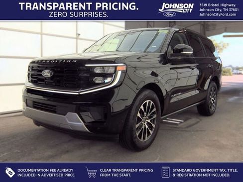 Used 2025 Ford Expedition Platinum AWD/4WD image 1