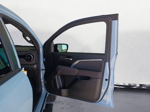 New 2025 Chevrolet Colorado Z71 w/ Technology Package image 32