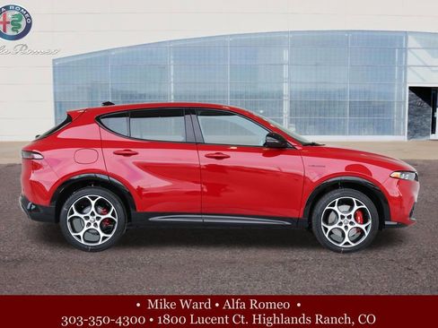 New 2025 Alfa Romeo Tonale w/ Premium Package image 7