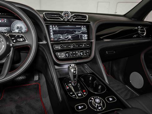 Certified 2022 Bentley Bentayga image 28