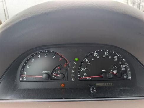 Used 2002 Toyota Camry image 11