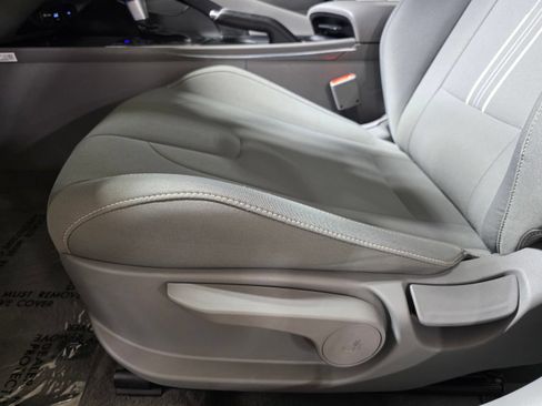Certified 2025 Hyundai Elantra Sport FWD image 23