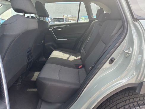 Used 2022 Toyota RAV4 XLE w/ Convenience Package AWD/4WD image 28