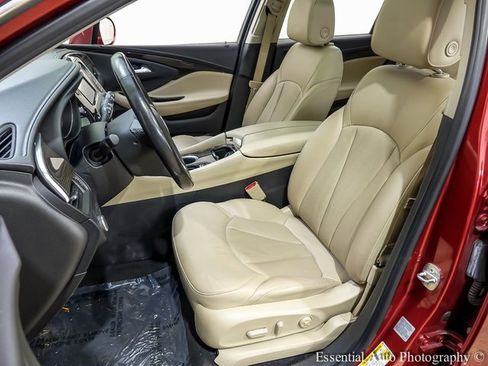 Used 2019 Buick Envision Essence image 9