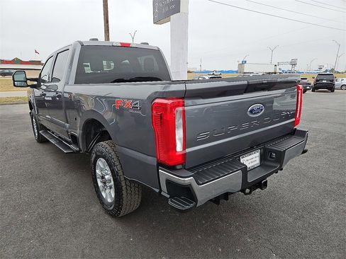 Used 2024 Ford F250 XLT w/ FX4 Off-Road Package image 5