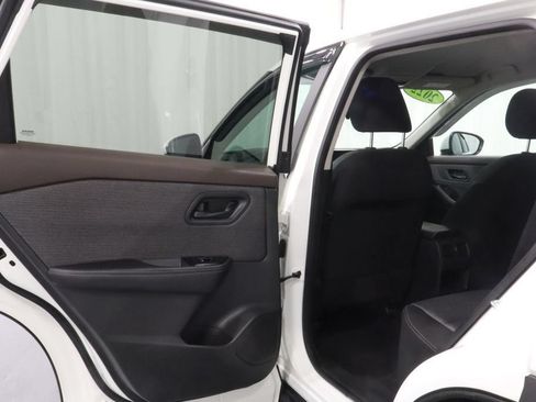 Used 2022 Nissan Rogue S FWD image 13