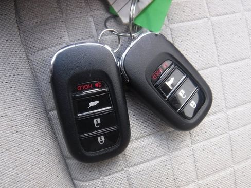 Used 2024 Honda HR-V LX image 30