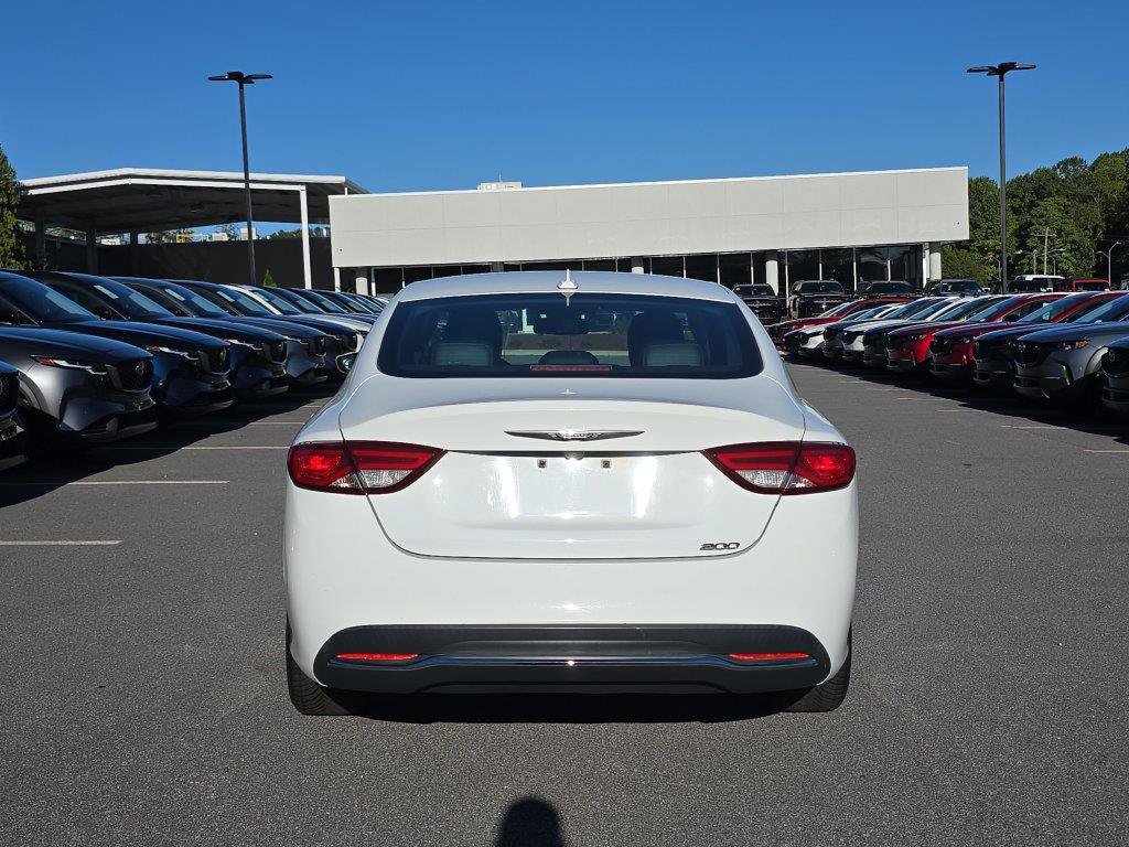 Used 2017 Chrysler 200 Limited Platinum FWD image 4