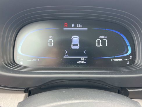 Used 2024 Hyundai Venue SEL FWD image 37