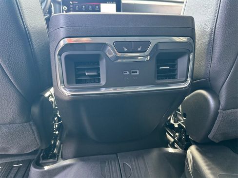 New 2026 GMC Sierra 3500 Denali w/ Denali Reserve Package image 23