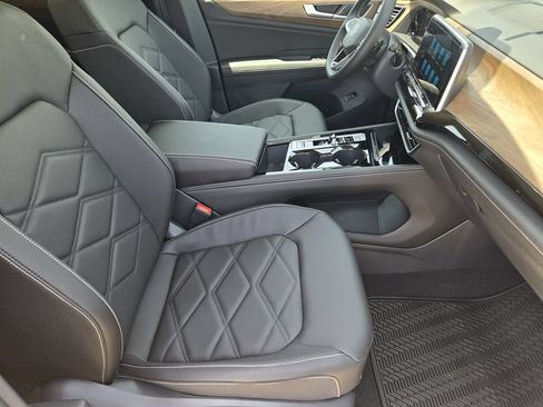 New 2026 Volkswagen Atlas SE FWD image 13