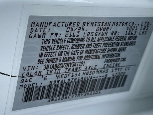 Used 2024 Nissan Sentra SV FWD image 34