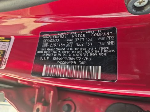 Used 2023 Hyundai Venue SE w/ Cargo Package FWD image 30