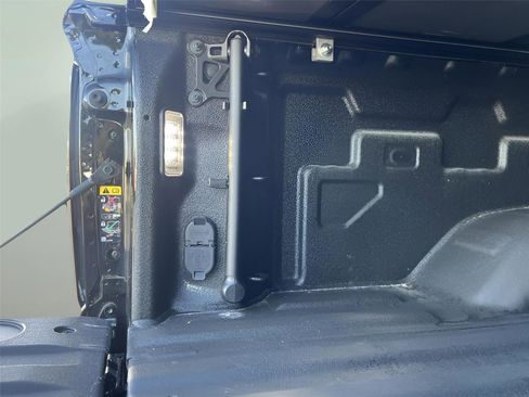 New 2025 GMC Sierra 2500 SLT w/ SLT Premium Package image 8