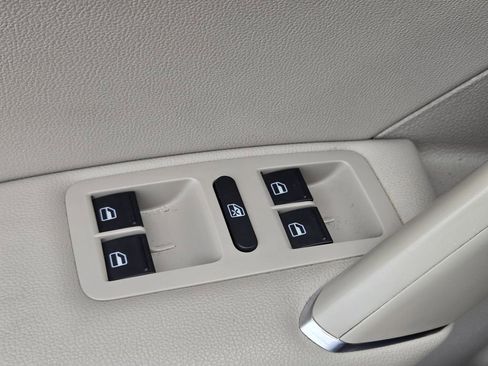 Used 2020 Volkswagen Passat 2.0T SE image 27