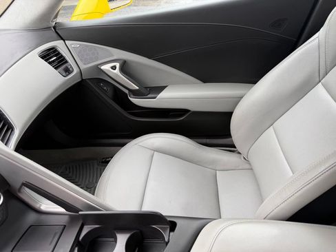 Used 2019 Chevrolet Corvette Stingray Convertible w/ 3LT Preferred Equipment Group RWD image 12