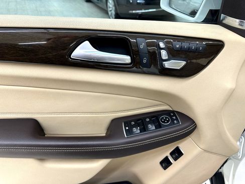 Used 2018 Mercedes-Benz GLS 450 4MATIC w/ Premium Package image 18