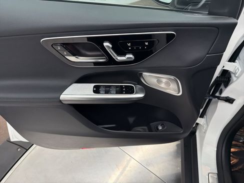 Used 2026 Mercedes-Benz GLC 300 image 17