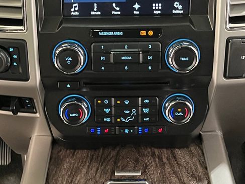 Used 2017 Ford F350 Lariat w/ Lariat Ultimate Package AWD/4WD image 21