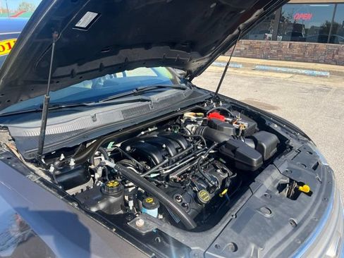 Used 2015 Ford Taurus SEL w/ Equipment Group 201A FWD image 11