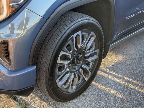 Used 2024 GMC Sierra 1500 Denali Ultimate image 6