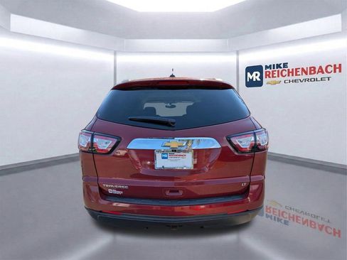 Used 2017 Chevrolet Traverse LT w/ Style and Technology Package image 5