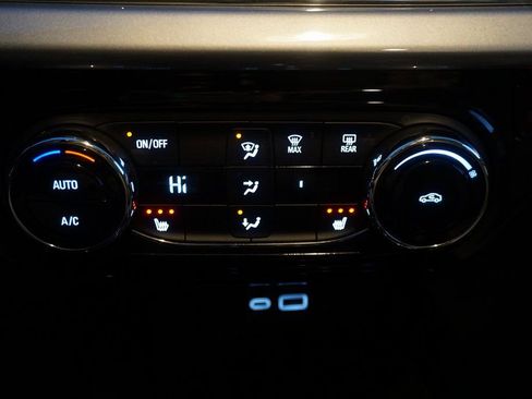 Certified 2025 Chevrolet Trax LT w/ LT Convenience Package image 15