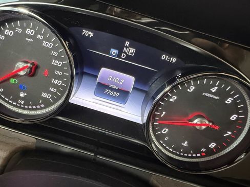 Used 2017 Mercedes-Benz E 300 4MATIC image 33