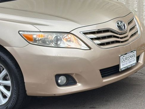 Used 2010 Toyota Camry XLE image 5