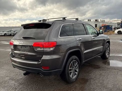 Used 2017 Jeep Grand Cherokee Limited w/ Luxury Group II image 2