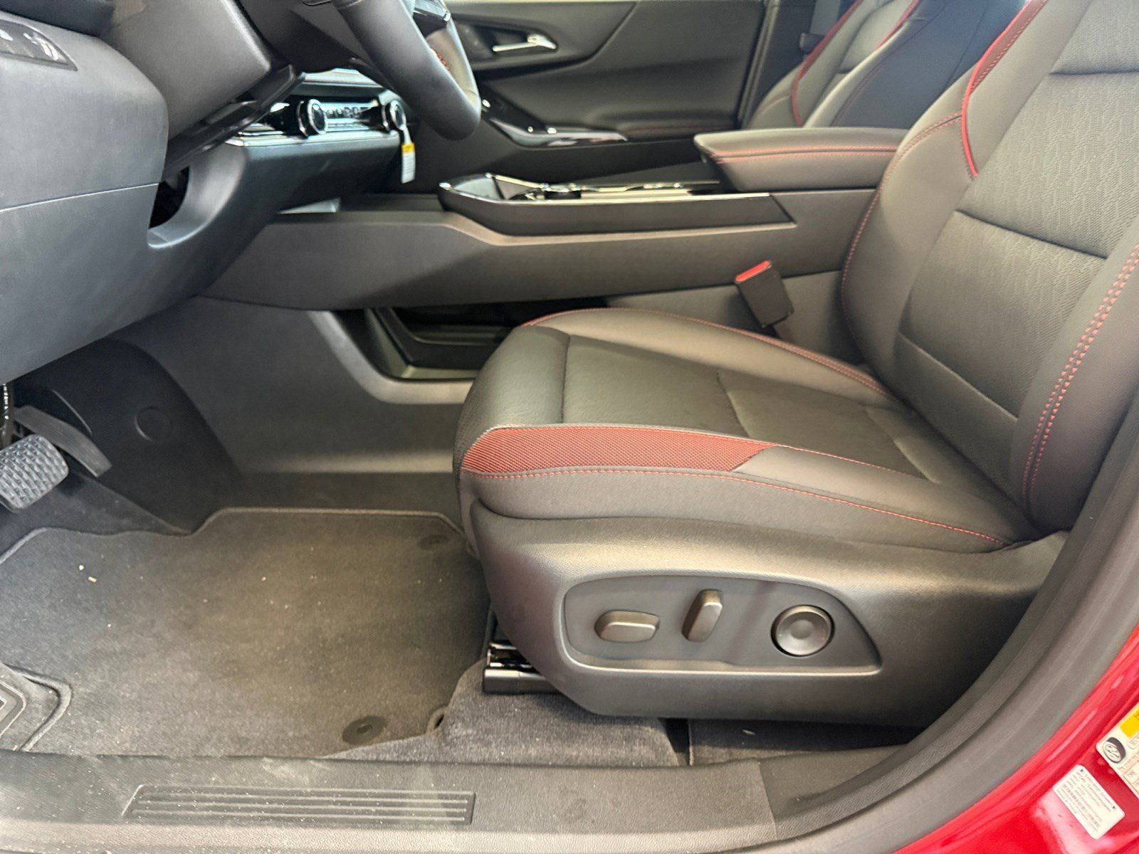 New 2027 Chevrolet Equinox RS FWD image 11