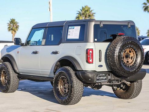 Used 2022 Ford Bronco Badlands image 5