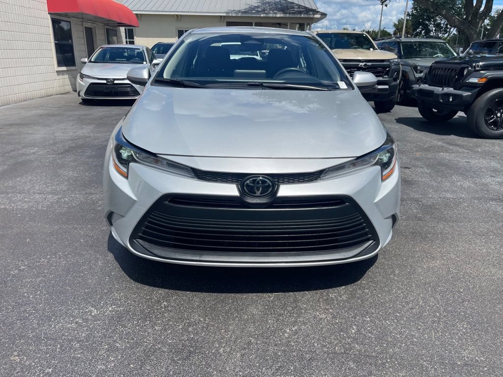 Used 2025 Toyota Corolla LE FWD image 8