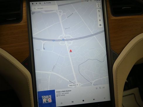 Used 2019 Tesla Model X 100D image 11