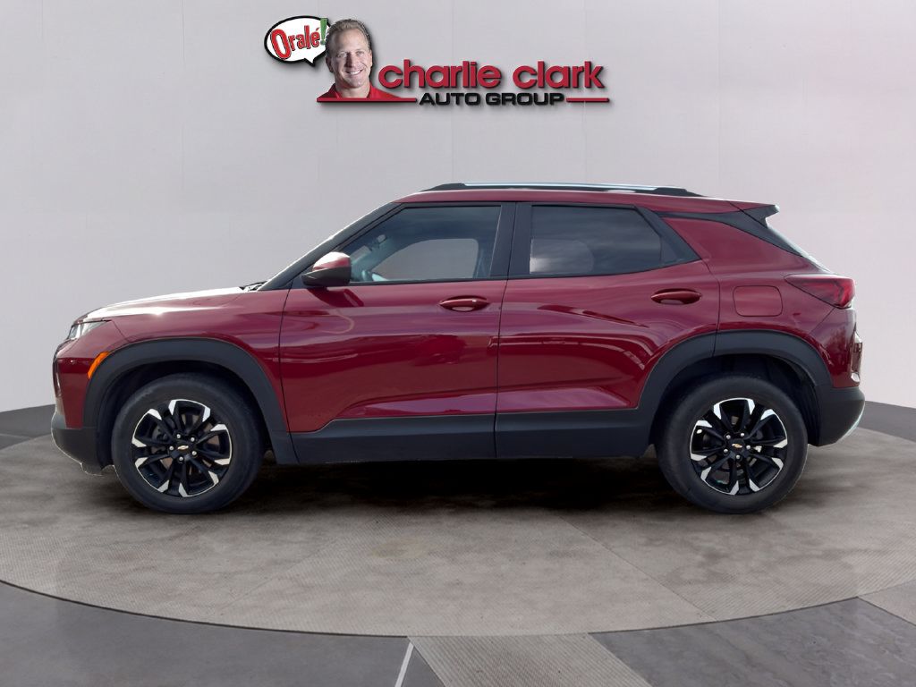 Used 2023 Chevrolet TrailBlazer LT FWD image 2
