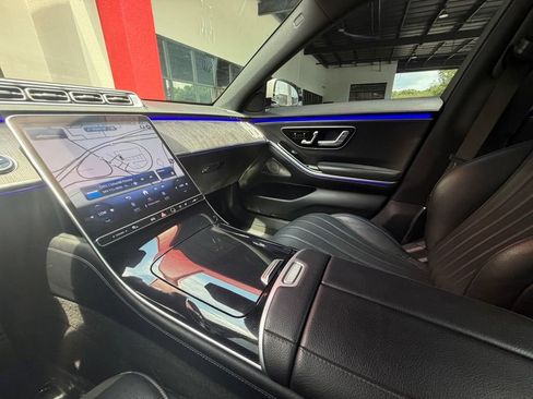 Used 2022 Mercedes-Benz S 500 4MATIC w/ AMG Line Package image 27