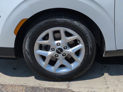 Certified 2023 Kia Soul LX w/ LX Technology Package FWD image 11