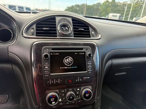 Used 2017 Buick Enclave Leather FWD image 10