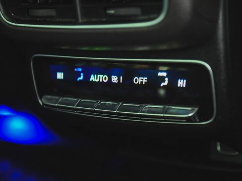 Used 2023 Mercedes-Benz GLE 450 4MATIC w/ 3rd Row Seat Package image 44