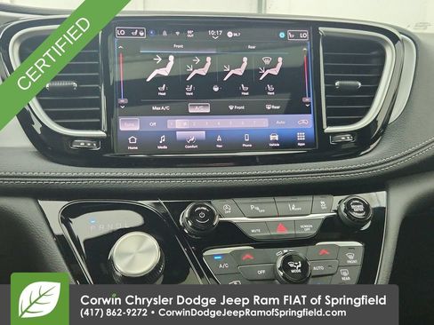 Certified 2025 Chrysler Pacifica Limited FWD image 26