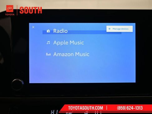 Used 2025 Toyota Camry SE image 15