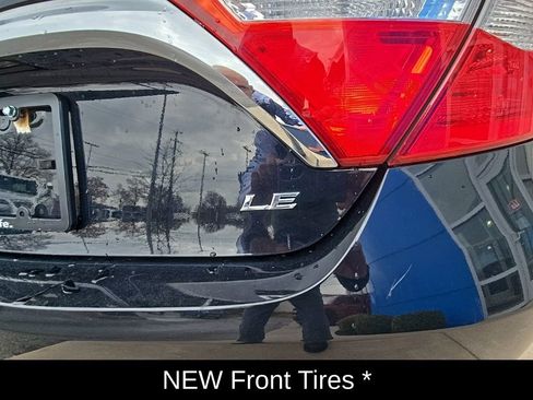 Used 2017 Toyota Camry LE image 9