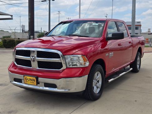 Used 2019 RAM 1500 Classic SLT RWD image 3