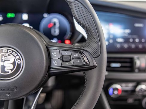 New 2025 Alfa Romeo Giulia AWD image 25