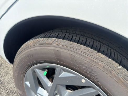 Certified 2025 Hyundai Elantra Hybrid FWD image 23